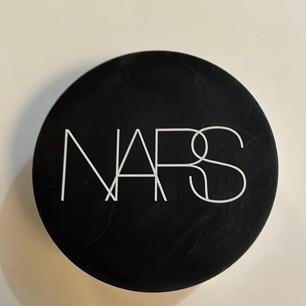 NARS Translucent Setting Powder in color Crystal